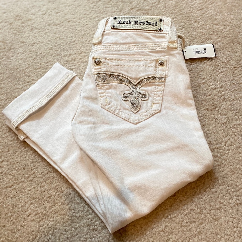 💓NWT Rock Revival white bling capris size 24